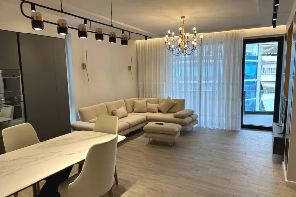 Shtepi me qera Apartament ne Tirane, 2+1, Mobilimi E mobiluar, Pagesa 1,200  Euro.