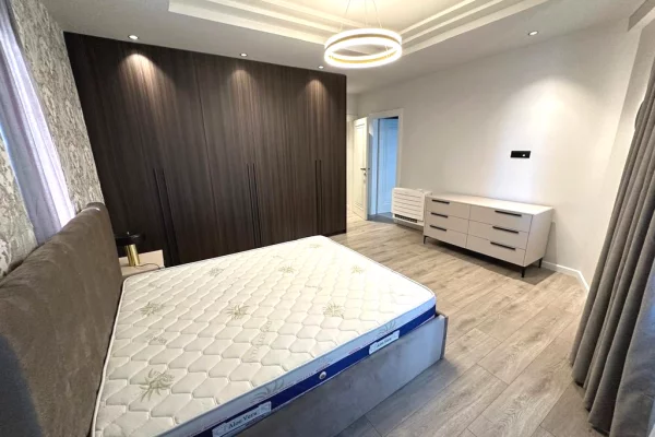 Shtepi me qera Apartament ne Tirane, 2+1, Mobilimi E mobiluar, Pagesa 1,200  Euro.