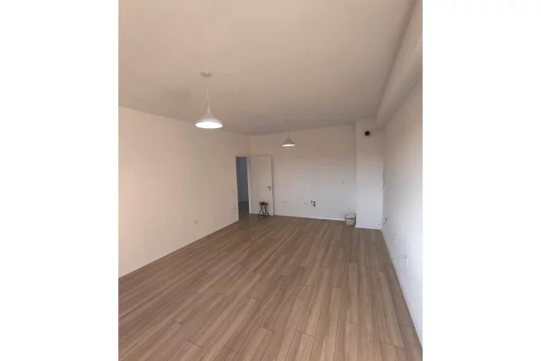 Shtepi ne shitje Apartament ne Tirane, 1+1, Mobilimi Bosh, pa mobiluar, Pagesa 11,800,000  Leke.