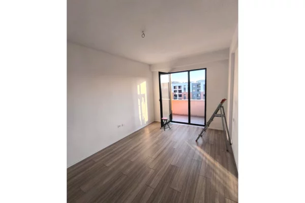 Shtepi ne shitje Apartament ne Tirane, 1+1, Mobilimi Bosh, pa mobiluar, Pagesa 11,800,000  Leke.