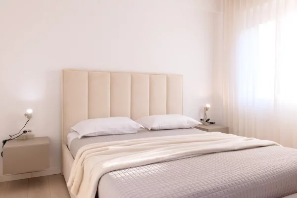Shtepi ne shitje Apartament ne Tirane, 3+1, Mobilimi E mobiluar, Pagesa 215,000  Euro.