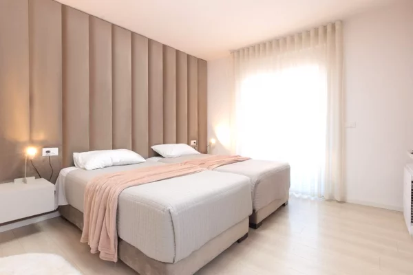 Shtepi ne shitje Apartament ne Tirane, 3+1, Mobilimi E mobiluar, Pagesa 215,000  Euro.