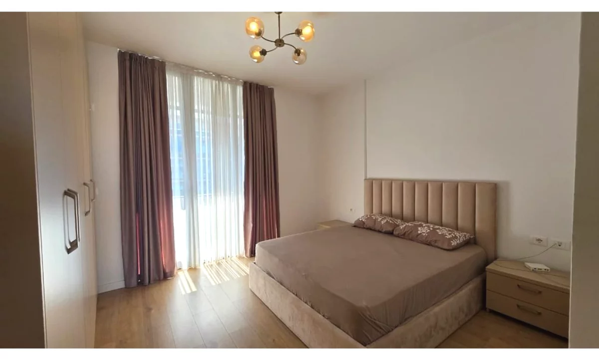 Shtepi me qera Apartament ne Tirane, 2+1, Mobilimi E mobiluar, Pagesa 1,100  Euro.