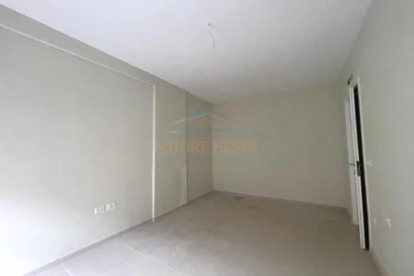 Shtepi me qera Apartament ne Tirane, 1+1, Mobilimi Bosh, pa mobiluar, Pagesa 700  Euro.