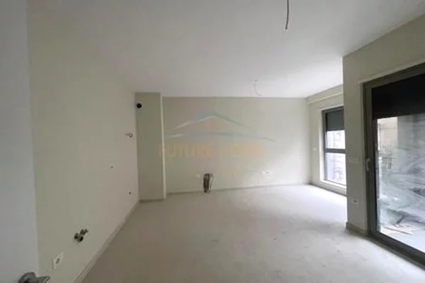 Shtepi me qera Apartament ne Tirane, 1+1, Mobilimi Bosh, pa mobiluar, Pagesa 700  Euro.