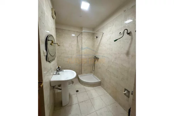Shtepi ne shitje Apartament ne Tirane, 2+1, Mobilimi E mobiluar, Pagesa 285,000  Euro.