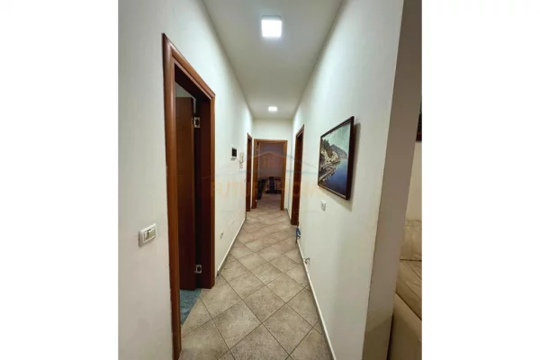 Shtepi ne shitje Apartament ne Tirane, 2+1, Mobilimi E mobiluar, Pagesa 285,000  Euro.