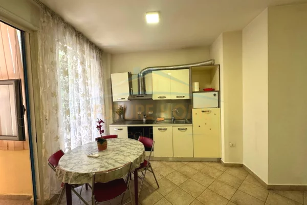 Shtepi ne shitje Apartament ne Tirane, 2+1, Mobilimi E mobiluar, Pagesa 285,000  Euro.