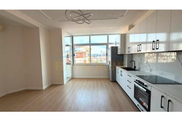 Shtepi ne shitje Apartament ne Tirane, 2+1, Mobilimi Pjeserisht e mobiluar, Pagesa 17,000,000  Leke.