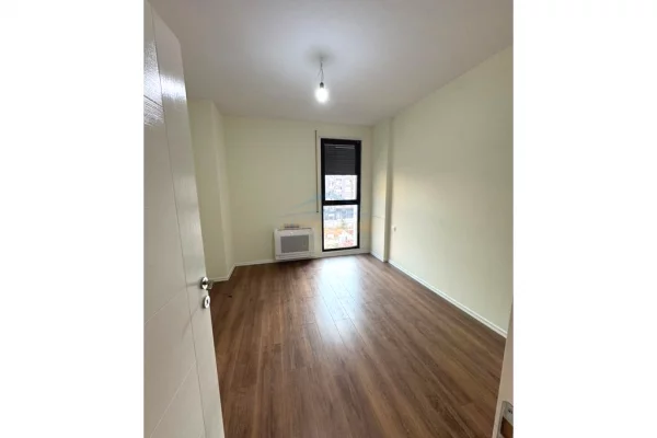 Shtepi ne shitje Apartament ne Tirane, 1+1, Mobilimi Bosh, pa mobiluar, Pagesa 161,736  Euro.