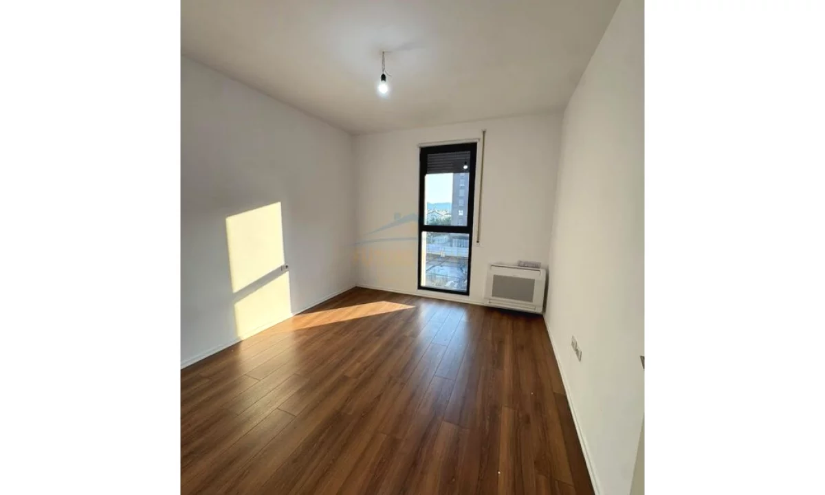 Shtepi ne shitje Apartament ne Tirane, 1+1, Mobilimi Bosh, pa mobiluar, Pagesa 161,736  Euro.