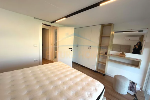 Shtepi ne shitje Apartament ne Tirane, 2+1, Mobilimi E mobiluar, Pagesa 165,000  Euro.