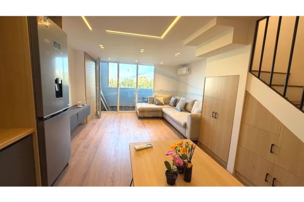 Shtepi ne shitje Apartament ne Tirane, 2+1, Mobilimi E mobiluar, Pagesa 165,000  Euro.