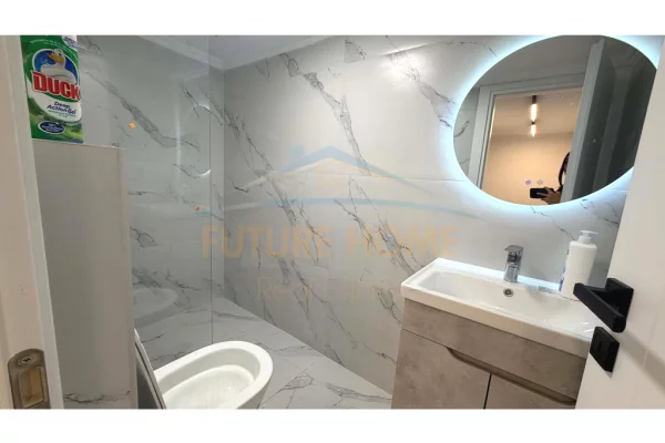 Shtepi ne shitje Apartament ne Tirane, 2+1, Mobilimi E mobiluar, Pagesa 165,000  Euro.