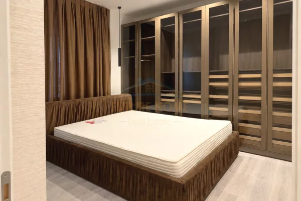 Shtepi ne shitje Apartament ne Tirane, 1+1, Mobilimi E mobiluar, Pagesa 180,000  Euro.