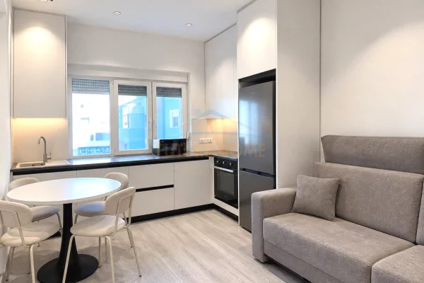 Shtepi ne shitje Apartament ne Tirane, 1+1, Mobilimi E mobiluar, Pagesa 180,000  Euro.