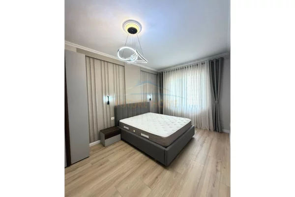 Shtepi ne shitje Apartament ne Tirane, 2+1, Mobilimi E mobiluar, Pagesa 18,000,000  Leke.