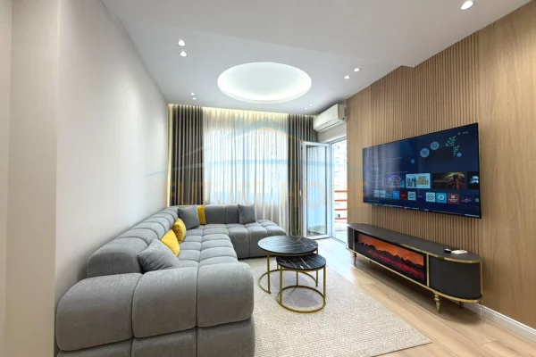 Shtepi ne shitje Apartament ne Tirane, 2+1, Mobilimi E mobiluar, Pagesa 18,000,000  Leke.