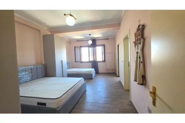 Qera, Apartament 2+1+2, Ish Parku i Autobuzave, Tiranë.