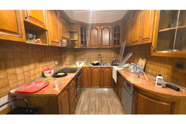 Shtepi me qera Apartament ne Tirane, 2+1, Mobilimi E mobiluar, Pagesa 70,000  Leke.
