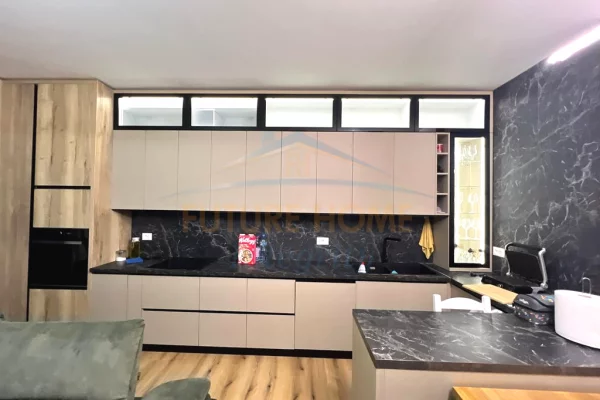 Shtepi ne shitje Apartament ne Tirane, 2+1, Mobilimi E mobiluar, Pagesa 23,000,000  Leke.