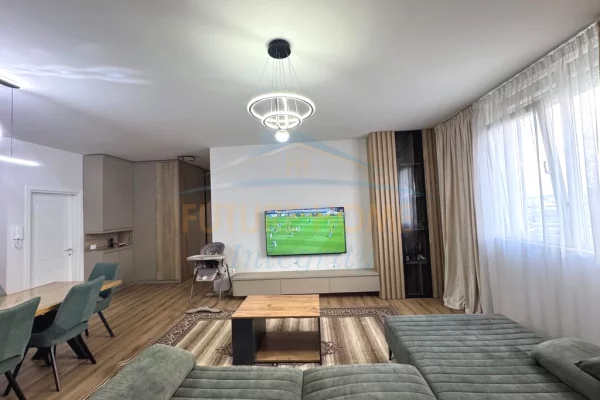 Shtepi ne shitje Apartament ne Tirane, 2+1, Mobilimi E mobiluar, Pagesa 23,000,000  Leke.