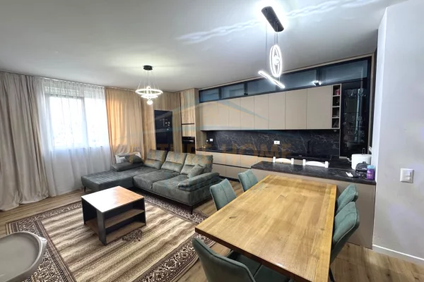 Shtepi ne shitje Apartament ne Tirane, 2+1, Mobilimi E mobiluar, Pagesa 23,000,000  Leke.