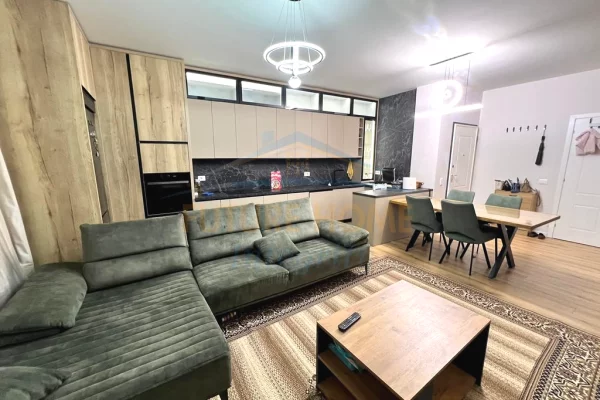 Shtepi ne shitje Apartament ne Tirane, 2+1, Mobilimi E mobiluar, Pagesa 23,000,000  Leke.