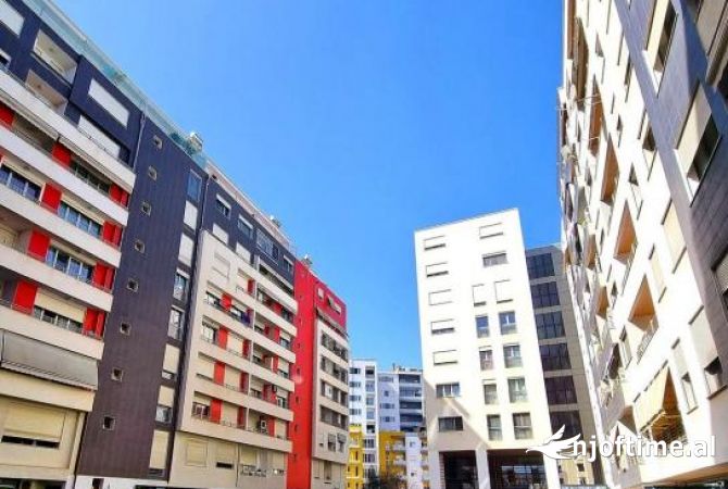 Nobis, zyrë për qira!