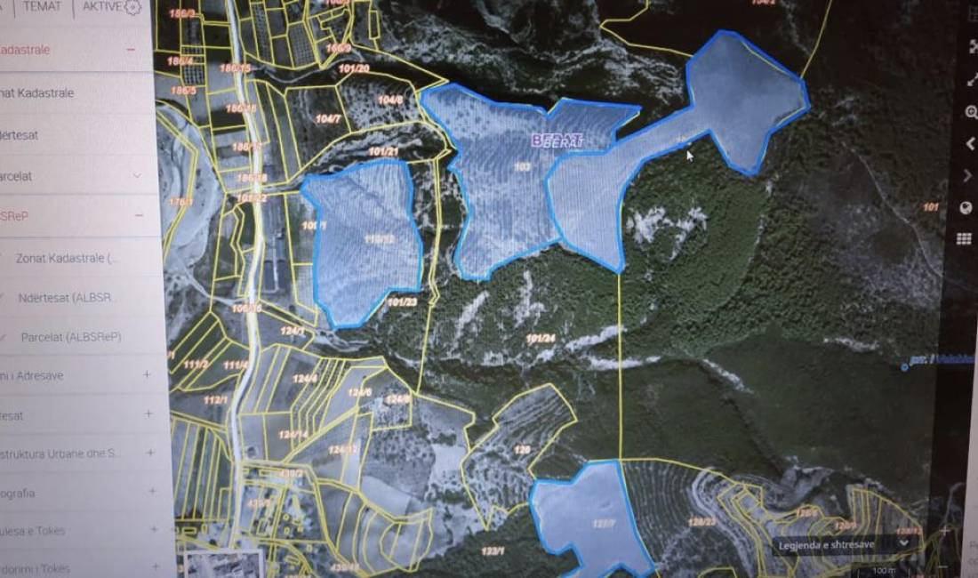 Shiten 4 parcela toke bujqesore ne periferine jugore te Beratit. Ju lutem lexoni njoftimin e plote.