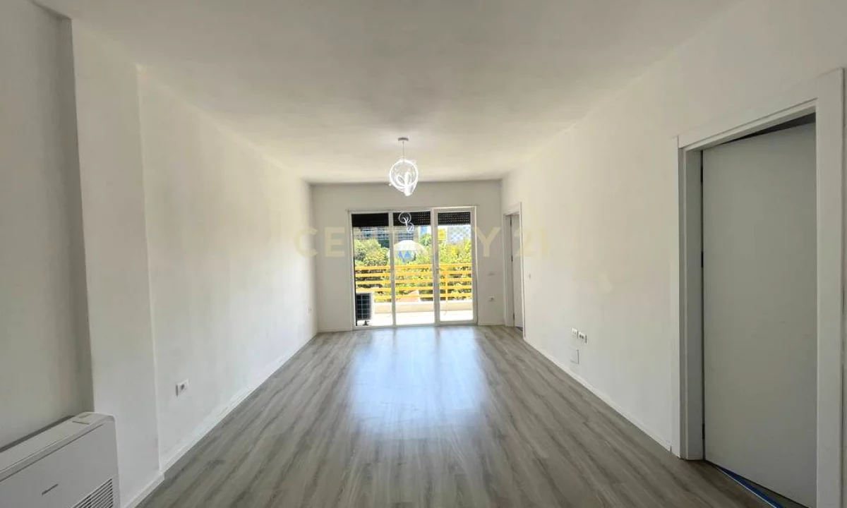 Shtepi me qera Apartament ne Tirane, 1+1, Mobilimi Bosh, pa mobiluar, Pagesa 500  Euro.
