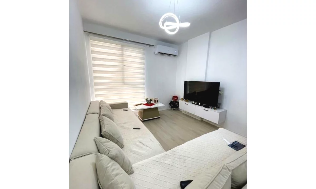 Shtepi ne shitje Apartament ne Tirane, 1+1, Mobilimi E mobiluar, Pagesa 90,000  Euro.