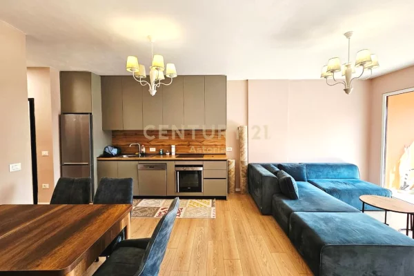 Shtepi me qera 2+1 ne Tirane - 750 Euro