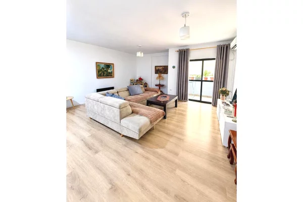 Shtepi ne shitje 2+1 ne Tirane - 280,000 Euro