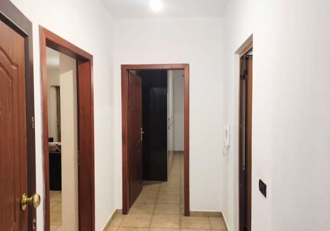 Shtepi me qera Apartament ne Tirane, 1+1, Mobilimi E mobiluar, Pagesa 250  Euro.