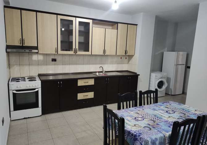 Shtepi me qera Apartament ne Tirane, 1+1, Mobilimi E mobiluar, Pagesa 250  Euro.