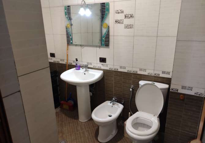 Shtepi me qera Apartament ne Tirane, 1+1, Mobilimi E mobiluar, Pagesa 250  Euro.