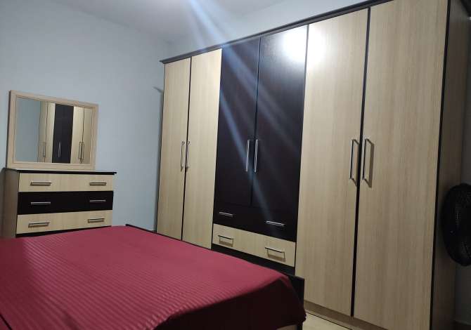 Shtepi me qera Apartament ne Tirane, 1+1, Mobilimi E mobiluar, Pagesa 250  Euro.