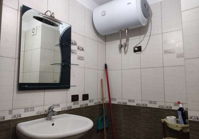 Shtepi me qera Apartament ne Tirane, 1+1, Mobilimi E mobiluar, Pagesa 250  Euro.