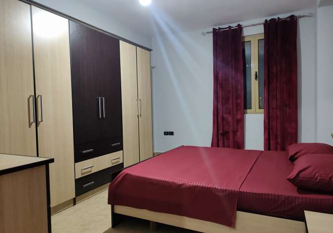 Shtepi me qera Apartament ne Tirane, 1+1, Mobilimi E mobiluar, Pagesa 250  Euro.