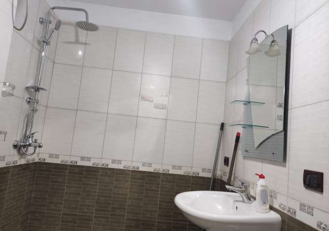 Shtepi me qera Apartament ne Tirane, 1+1, Mobilimi E mobiluar, Pagesa 250  Euro.