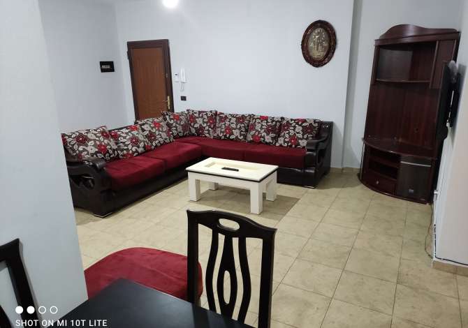 Shtepi me qera Apartament ne Tirane, 1+1, Mobilimi E mobiluar, Pagesa 300  Euro.