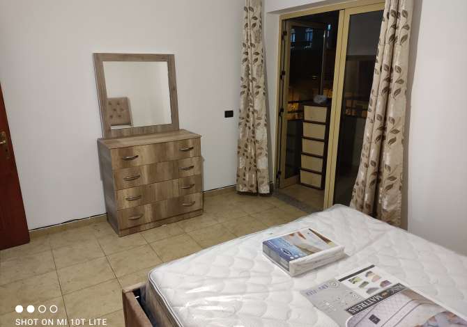 Shtepi me qera Apartament ne Tirane, 1+1, Mobilimi E mobiluar, Pagesa 300  Euro.