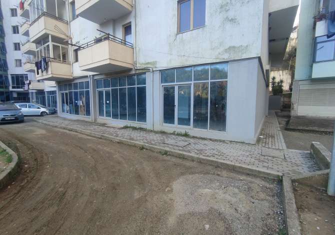 Business Property for Rent 4+1 in Tirana - 300 Euro