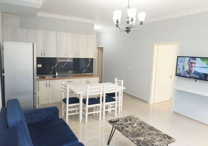 Shtepi me qera Apartament ne Tirane, 2+1, Mobilimi E mobiluar, Pagesa 300  Euro.