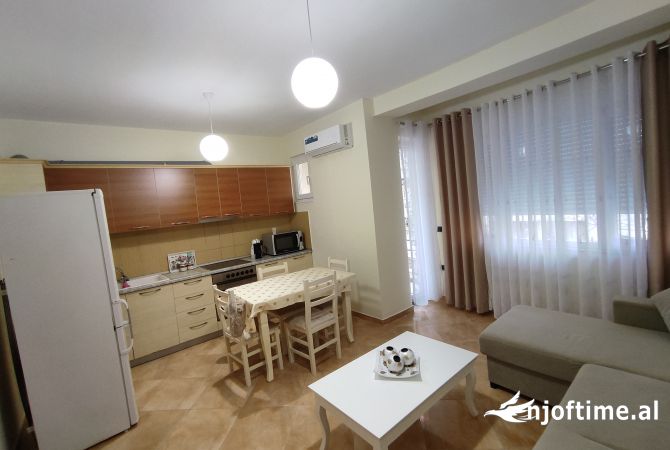 Shtepi me qera Apartament ne Tirane, 1+1, Mobilimi E mobiluar, Pagesa 27,000  Leke.