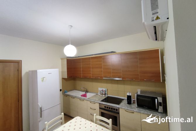 Shtepi me qera Apartament ne Tirane, 1+1, Mobilimi E mobiluar, Pagesa 27,000  Leke.