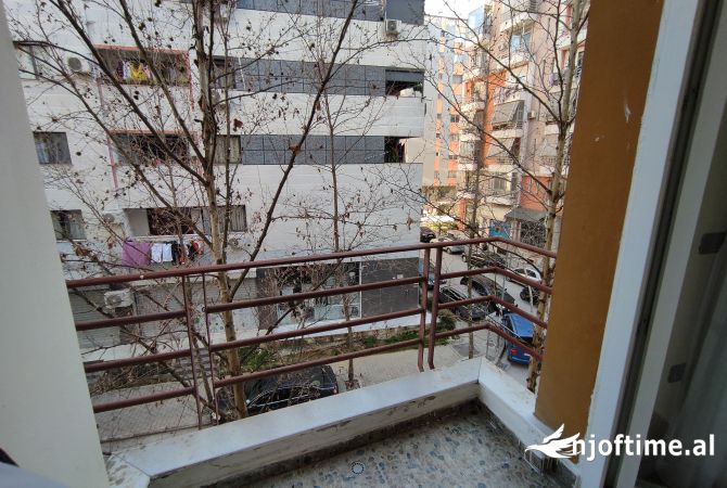 Shtepi me qera Apartament ne Tirane, 1+1, Mobilimi E mobiluar, Pagesa 27,000  Leke.