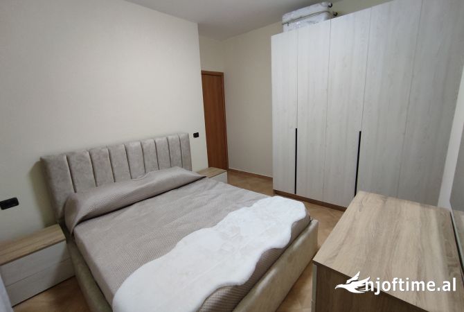 Shtepi me qera Apartament ne Tirane, 1+1, Mobilimi E mobiluar, Pagesa 27,000  Leke.