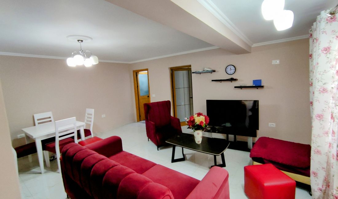 Shtepi me qera Apartament ne Tirane, 1+1, Mobilimi E mobiluar, Pagesa 300  Euro.